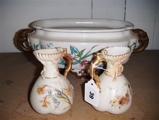 Pair of Worcester blush ivory jugs and an elephant- handled jardiniere